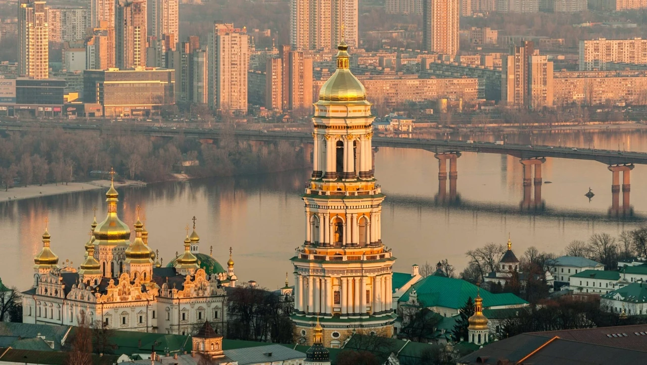 Київ city що це таке: столиця, яка живе між пагорбами і Дніпром